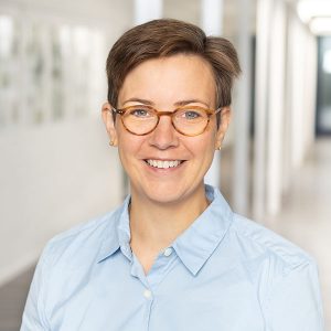 Kamp, Tina